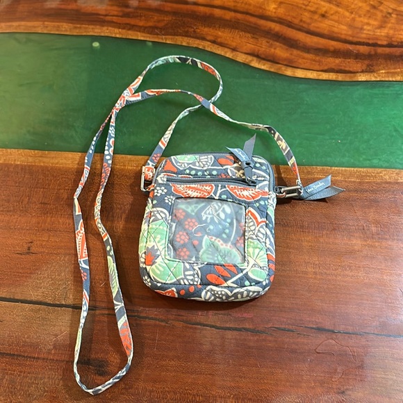 Vera Bradley Crossbody - Picture 1 of 3